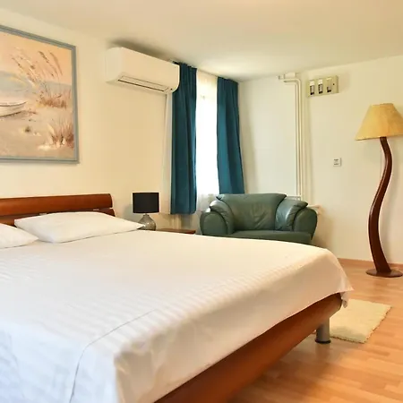 Lux Nina With Six Bedrooms, Private Pool By Adex Travel וילה