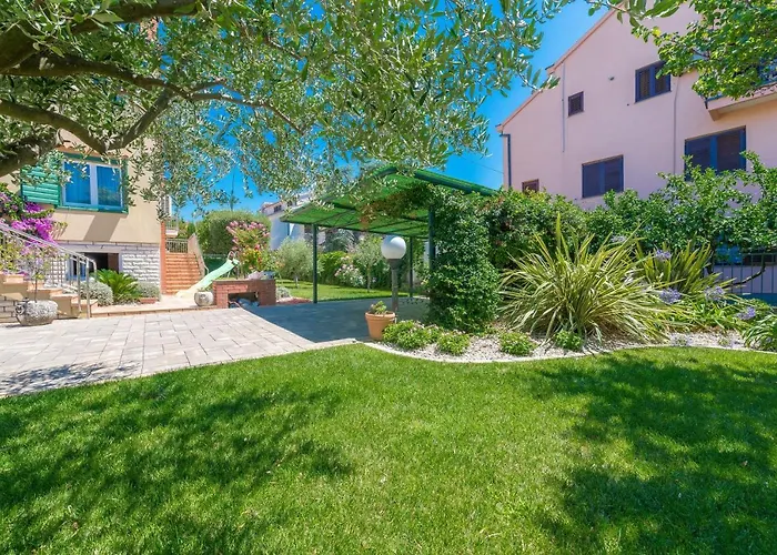 Lux Nina With Six Bedrooms, Private Pool By Adex Travel *