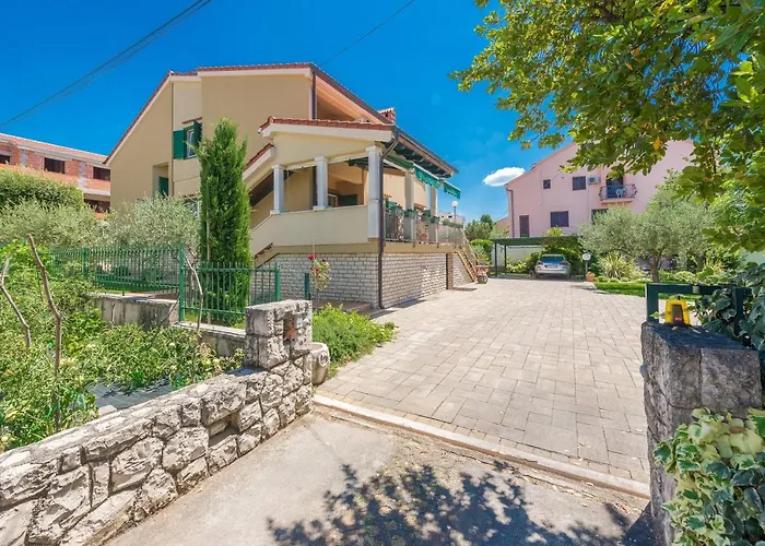 Lux Nina With Six Bedrooms, Private Pool By Adex Travel