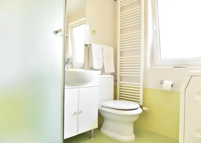 Willa Lux Nina With Six Bedrooms, Private Pool By Adex Travel