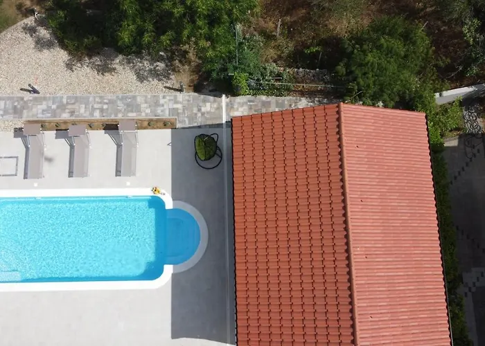 Willa Lux Nina With Six Bedrooms, Private Pool By Adex Travel