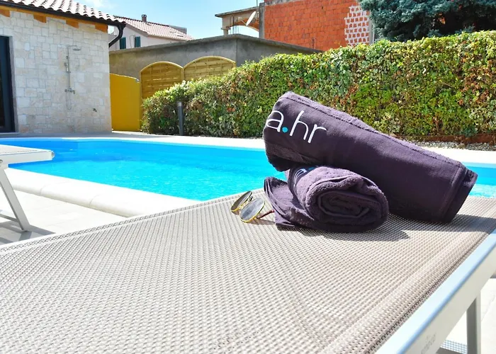 Willa Lux Nina With Six Bedrooms, Private Pool By Adex Travel Zadar