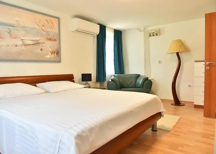 Lux Nina With Six Bedrooms, Private Pool By Adex Travel Willa