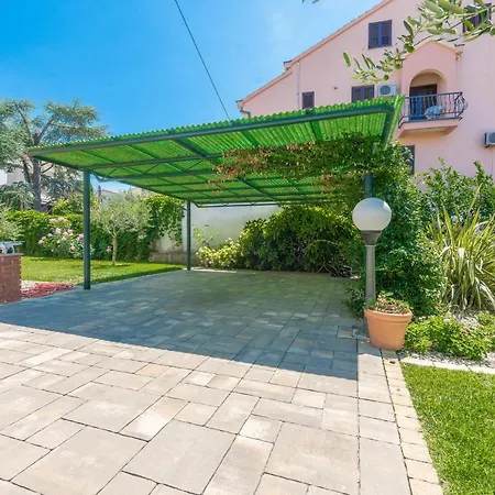 Вилла Lux Nina With Six Bedrooms, Private Pool, Sauna