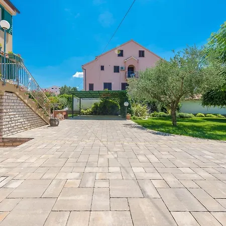 Lux Nina With Six Bedrooms, Private Pool, Sauna Вилла *