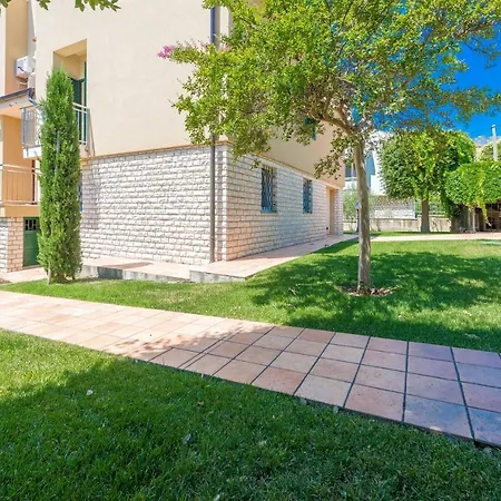 Вилла Lux Nina With Six Bedrooms, Private Pool, Sauna *