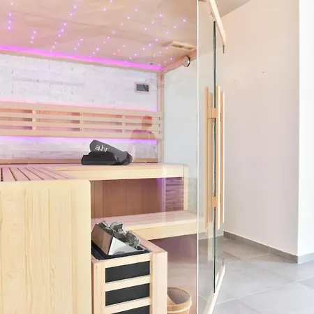 Lux Nina With Six Bedrooms, Private Pool By Adex Travel Vila *