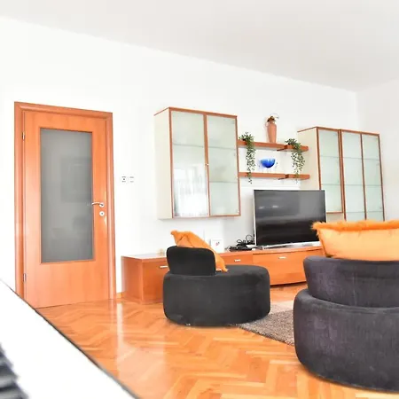 Villa Lux Nina With Six Bedrooms, Private Pool By Adex Travel Zadar