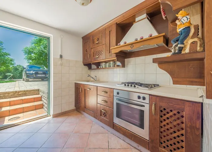 Lux Nina With Six Bedrooms, Private Pool By Adex Travel * Zara